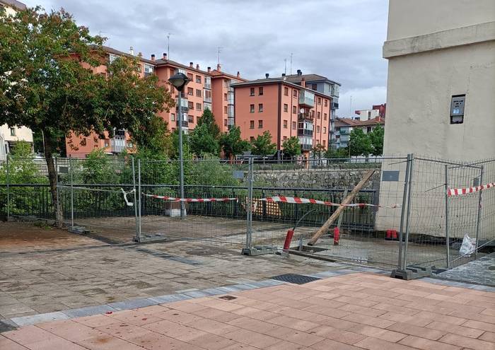 Villabonako EAJk bainu publikoen promesa ez dela bete salatu du