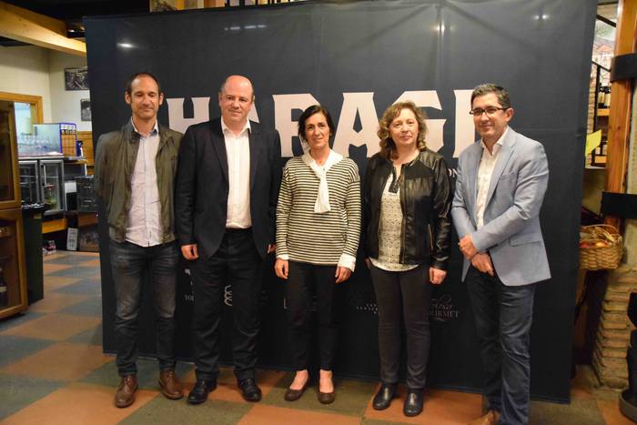 Hasi du HARAGIk bere festa T 7 1557428885693