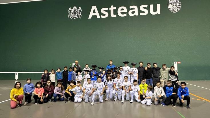 Jantzi dituzte txapelak Aiztondo Pilota Topaketan