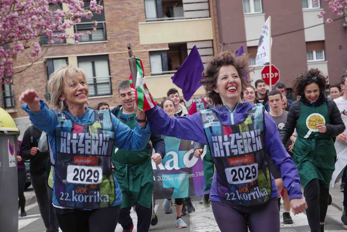 korrika, furgonetatik, Anoet 49 1649421143668