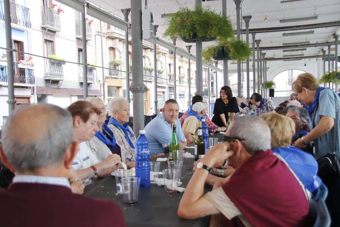 Helduen eguna San Joan jaiak 16 1655997470506