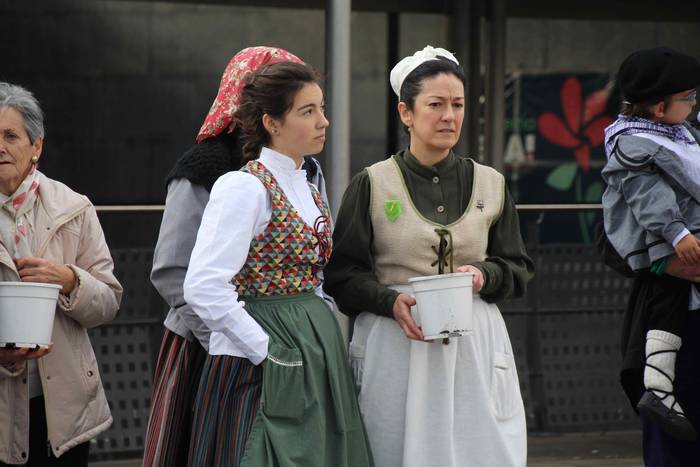 Auzolanaren fruitu, azoka 5 1541960530786