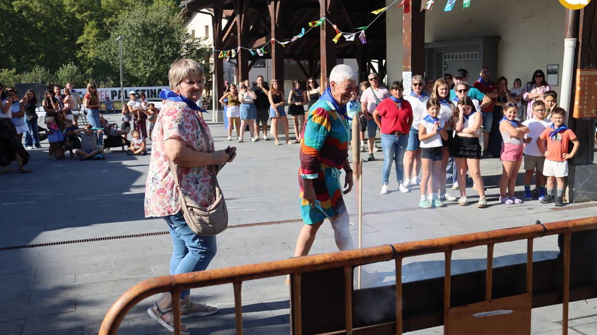 Festetan lurra esnatzera gonbidatu dituzte ikaztegietarrak