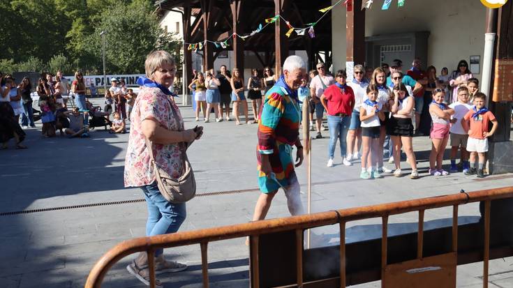 Festetan lurra esnatzera gonbidatu dituzte ikaztegietarrak