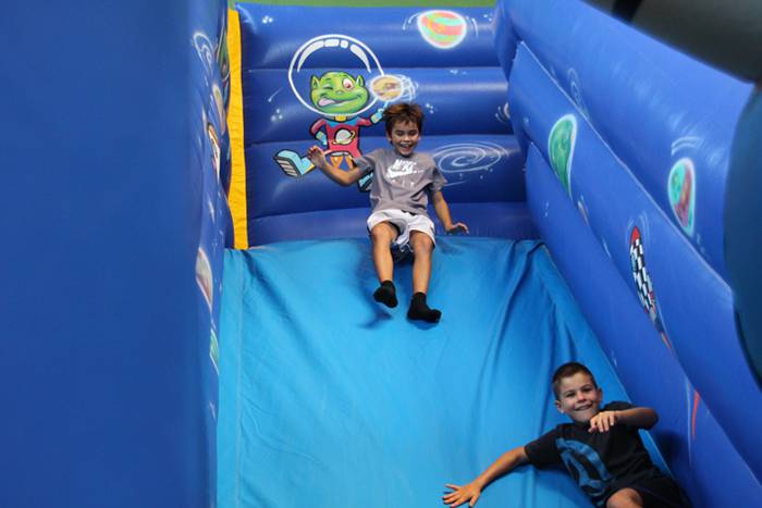 Helduak mahaiaren bueltan, e 25 1502640729390