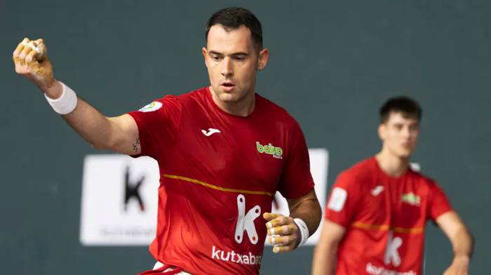 Laugarren jardunaldia eta gero, oso parekatua dago binakakoa