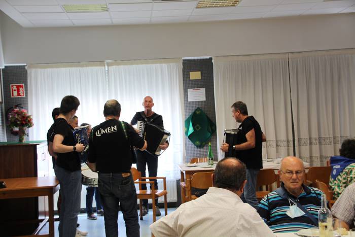 Helduen eguna San Joan jaiak 10 1655997467491