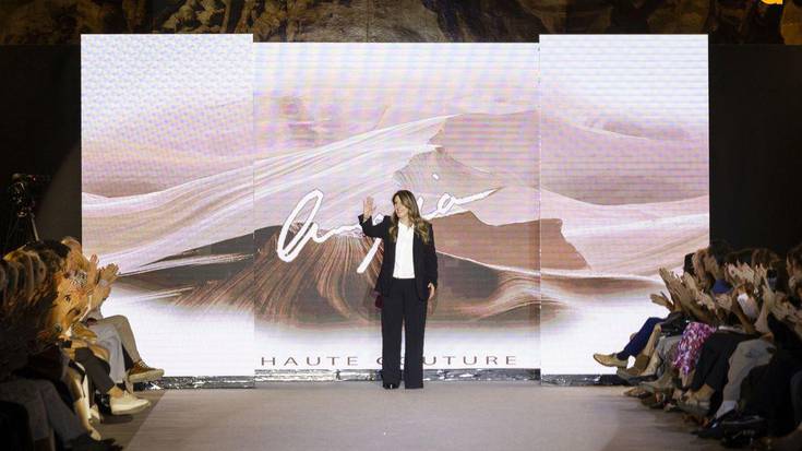 «Haute Couture-ari digitalizazioa gehituta salto handia egin dut»