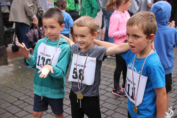 Asteasuko haurrek hasi dute  33 1530188219515