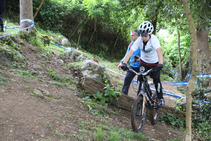 Oreka landuz, bi gurpilen ga 18 1525011693558