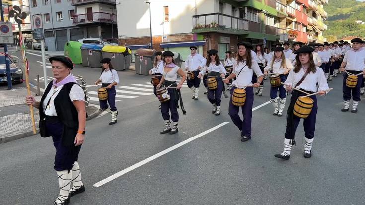 Danbor hotsak Ibarrako kaleetatik