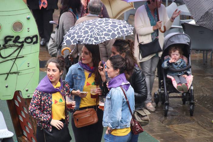 Egunari kolorea jarri diote  13 1529152463661