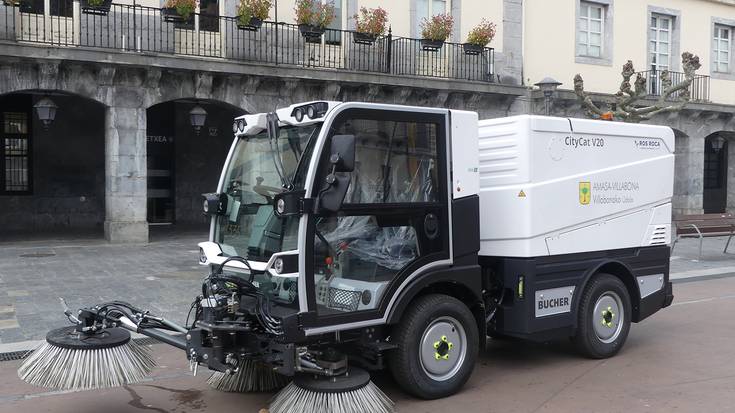 Kaleak garbitzeko makina berria eskuratu du udalak