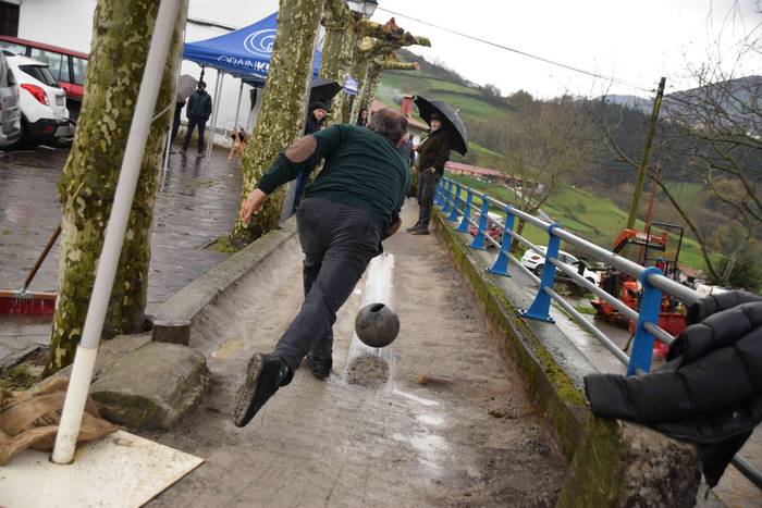 Bola txapelketa jokatu dute Belauntzan 1 1544875339514