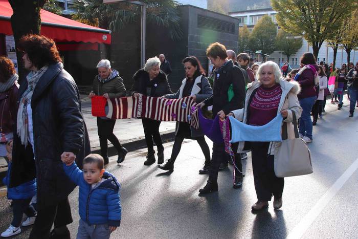 'Gora emakume anitzak eta go 18 1542976373331