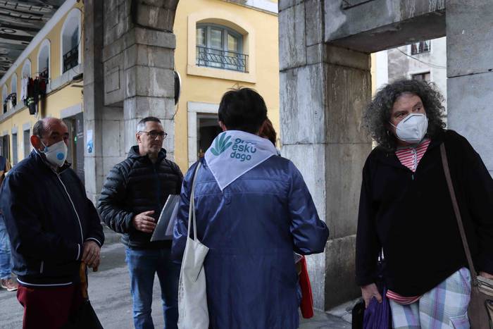 “Plazak aldarriz betetzeko”  25 1591530819724