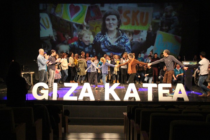 Zikloa itxi, berria irekitzeko