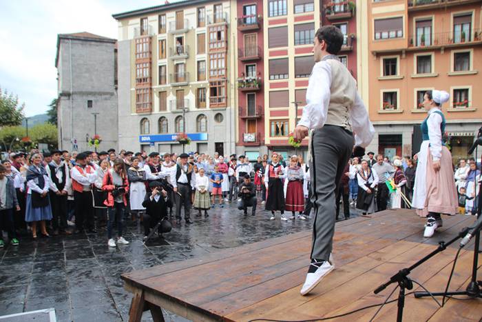 Udaberri Dantza Dezagun Tolo 4 1504962949981