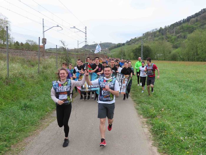 korrika, furgonetatik, Anoet 8 1649421133023