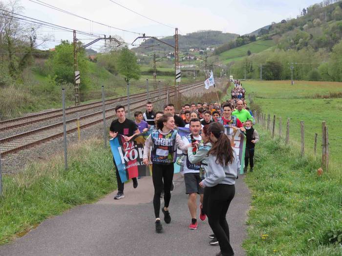 korrika, furgonetatik, Anoet 10 1649421133511