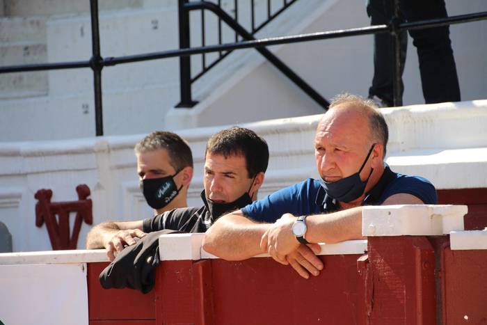 Izetatarrek jantzi dute txap 20 1624130518834