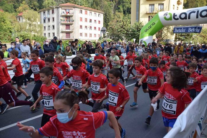 Gozatu egin dute txikienek S 5 1634039480992