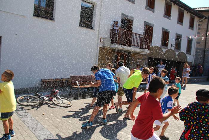 Txupina lehertzearekin batera hasi da jaia 12 1471103157405