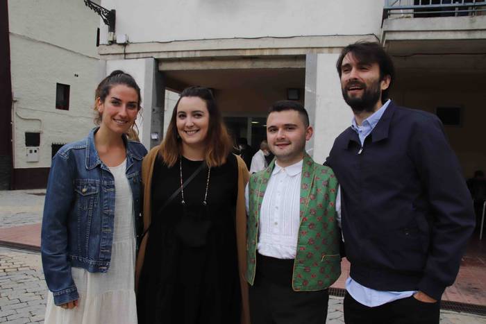 Aulki hutsak ekitaldia Irura 8 1632920808712