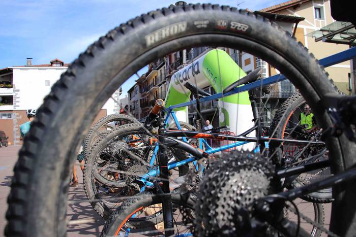 Irrintzi Txirrindularitza El 53 1633182234496