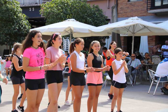 Zumba klase herrikoia Santio 8 1658941178356