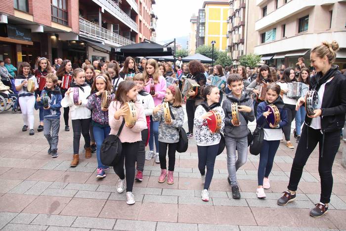 Hauspoa trikitiari 6 1570286766699