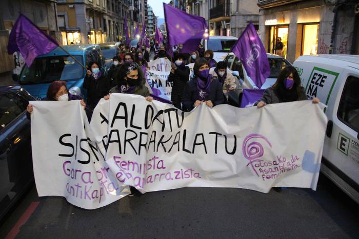 Emakumeek eskualdeko kaleak  34 1615231245325