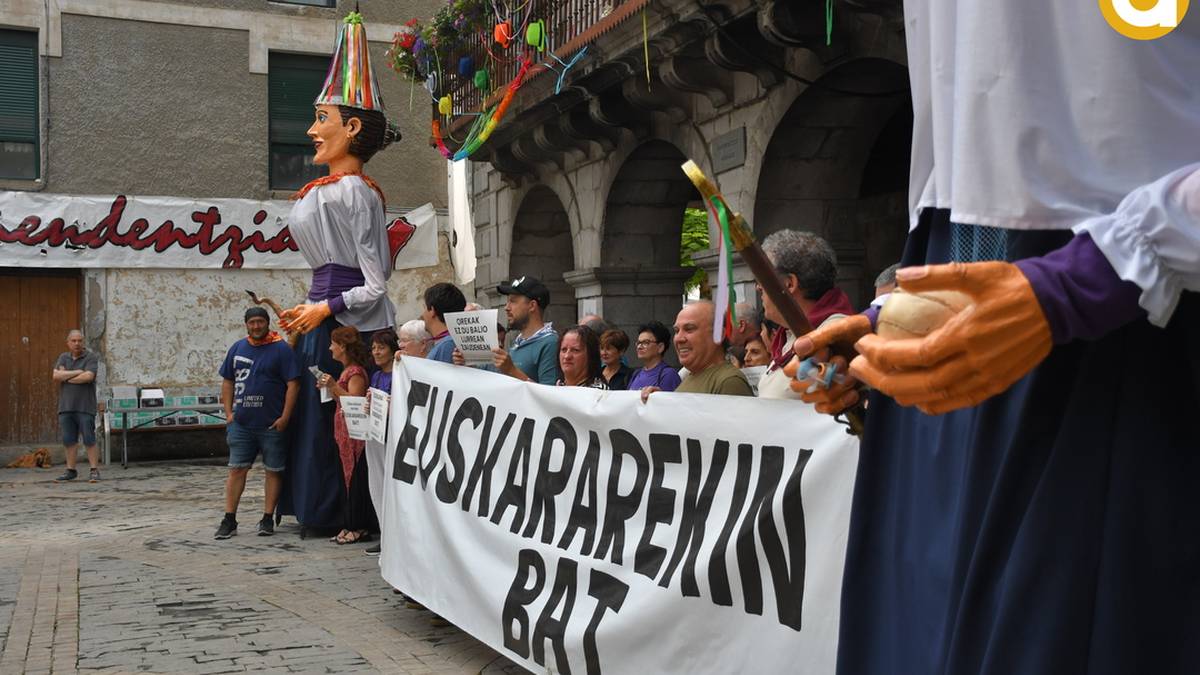 Euskararekin bat egin dute Alegian
