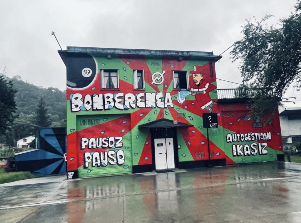 25 urte geroago, sugarra piztuta