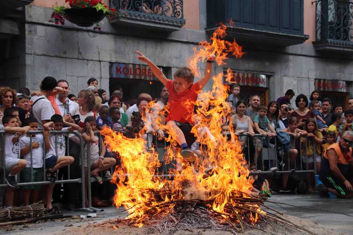 Txikienak ere saltoka 45 1561316746885