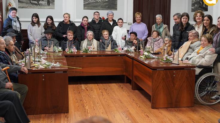 90 urtetik gorako herritarrak omendu dituzte Alegian