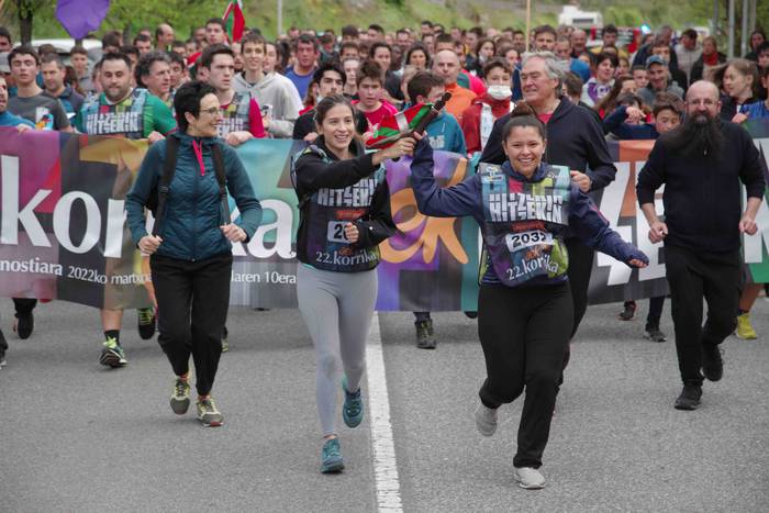 22. Korrika, furgonetatik, T 4 1649420173275