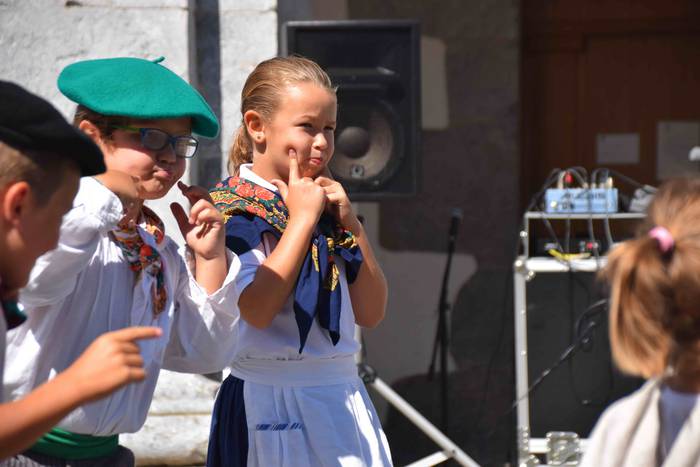 Orendain festak dantza emana 19 1534332764521