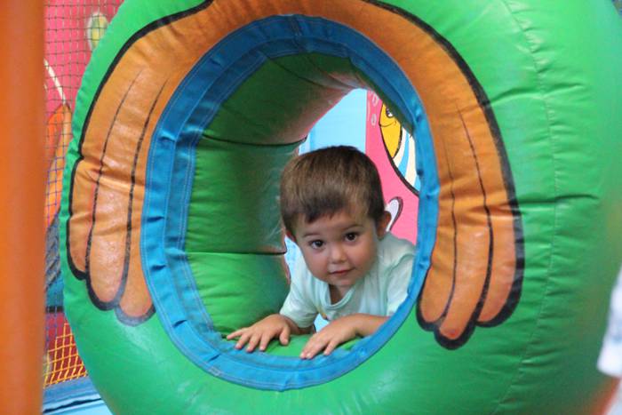 Helduak mahaiaren bueltan, e 23 1502640717007