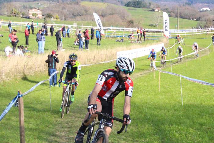 ASTEASUKO ZIKLO KROSA 2016 47 1481215280045