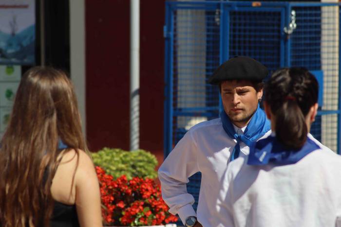 Dantzan igaro dute goiza Liz 10 1630841471173