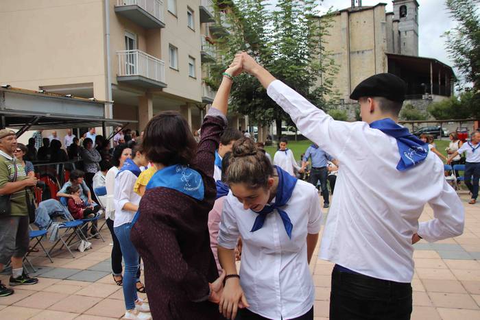 Euskal dantzek harrobia dute 10 1567950034626