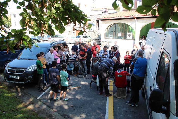 Azoka eguna ospatu dute Leab 28 1540127821775