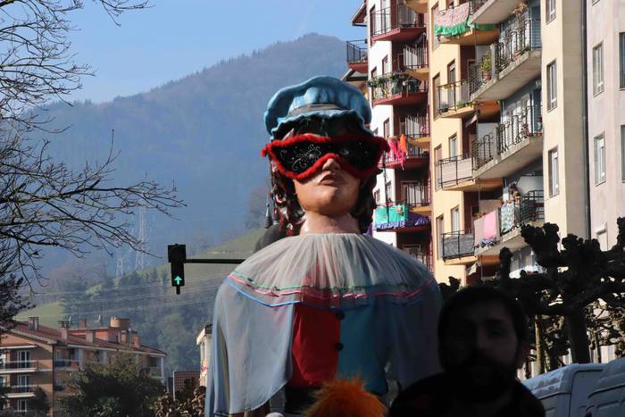 Erraldoi eta buruhandiak Zal 2 1582375934410