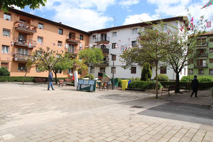 Lau belaunaldita Oriamendita 27 1493654735734