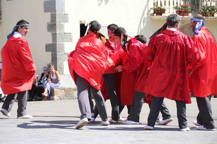 Emakumeak Adunako Axeri-dantzan, lehen aldiz - 75