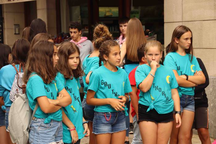 Kalean gora eta behera, kuad 1 1564506783836