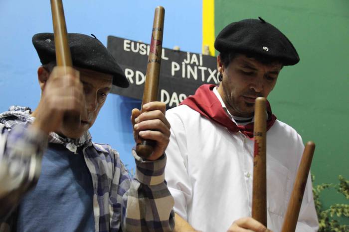 Euskal Jaia ospatzen ari dir 1 1539523893910