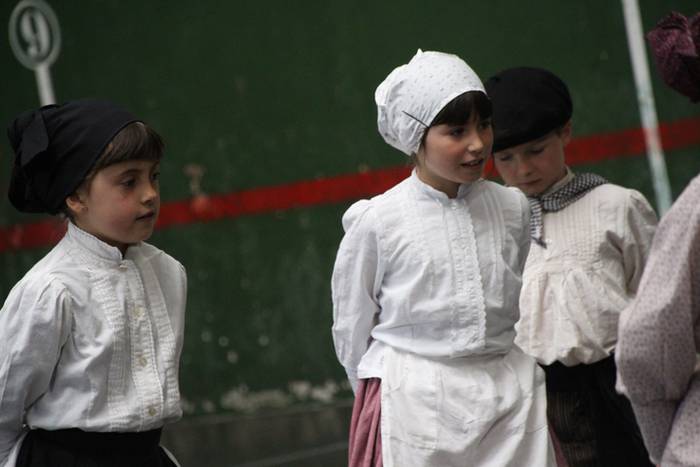 Bukalaik dantzari txikiz bet 6 1525521972858