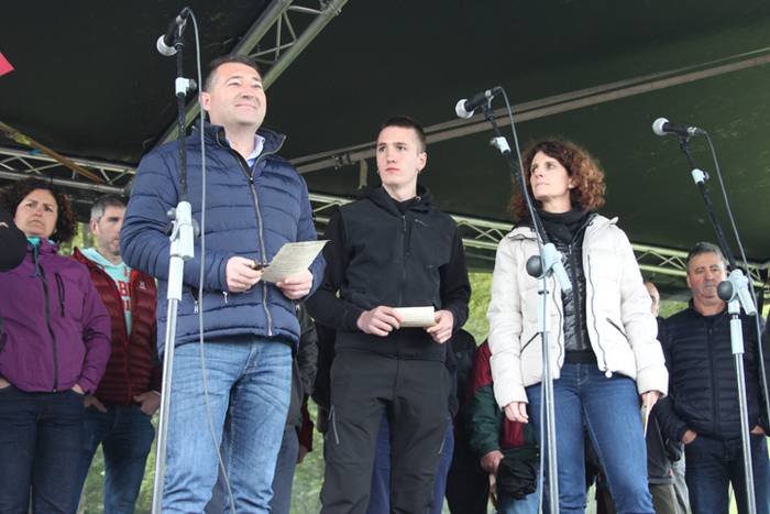 Maiatzak 1, Larre Irekiera E 12 1525186996564